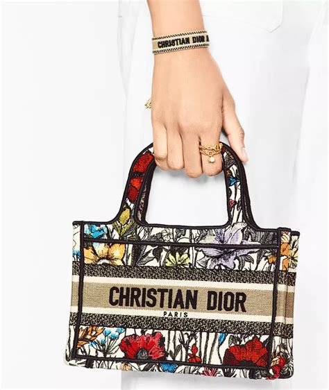 christian dior handbags 2021.